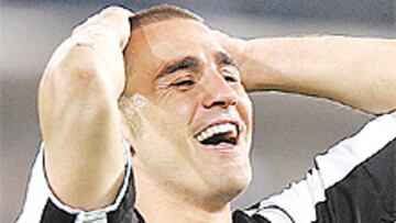 <b>TRANQUILIDAD.</b> De momento Fabio Cannavaro está tranquilo y niega cualquier tipo de dopaje. El uso habitual de complejos vitamínicos es habitual en el fútbol.