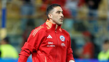 “Fuera del fútbol...”: Bravo llega a Chile, se une a la Roja y deja un mensaje sobre su futuro