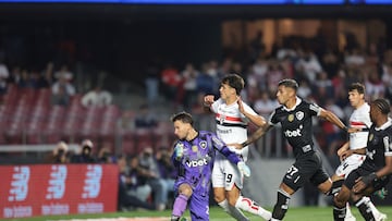 Titular y gol anulado: el chileno que suma bonos en Brasil