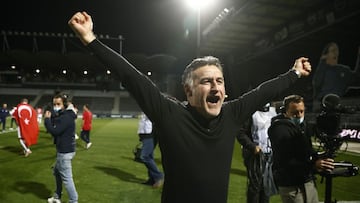 Soccer Football - Ligue 1 - Angers v Lille - Stade Raymond Kopa, Angers, France - May 23, 2021 Lille coach Christophe Galtier celebrates winning Ligue 1 after the match REUTERS/Stephane Mahe