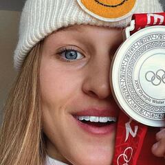 Polémica surrealista con la tabla de Prada de Julia Marino