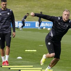 Guidetti, que queda libre en junio, negocia con el AIK Solna