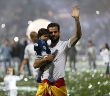  Fin de fiesta en el estadio Santiago Bernabéu con toda la afición.

