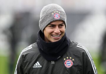 James durante un entrenamiento antes del enfrentar al PSG por Champions League