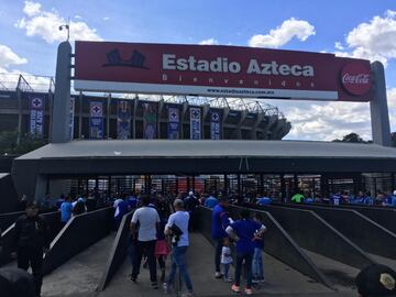 El Estadio Azteca se pintó de celeste en el regreso de Cruz Azul