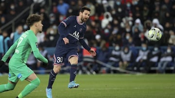 Messi, ante el Saint Étienne.