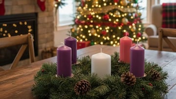 La Corona de Adviento representa al tiempo litúrgico y prepara a los feligreses para dar la bienvenida a la Navidad.