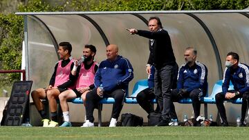 10/04/22 PARTIDO PRIMERA RFEF 
DUX INTER DE MADRID - RACING DE SANTANDER 
ALFREDO SANTAELENA ENTRENADOR 