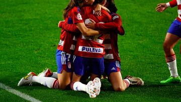 El Granada celebra un gol.