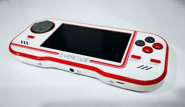 Evercade, consola retro y con cartuchos: ¿Vale la pena?