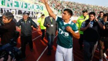 David Pizarro en su presentaci&oacute;n en Wanderers.