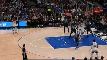 Si ahora también cierra su aro... el tapón de Doncic a Juancho