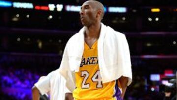 Kobe Bryant, tras un partido esta temporada en el Staples.