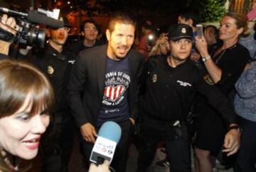 El Atlético de Madrid celebra el título de Liga en el restaurante Asador Donostiarra. Simeone.