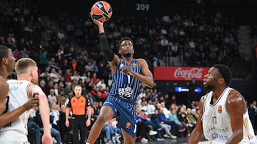 El Efes de Pablo Laso se desfonda