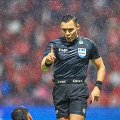 ¿Comisión de Árbitros defiende al ‘Gato’ Ortiz?