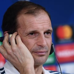 Allegri: “Messi hace cosas increíbles en 10 centímetros”