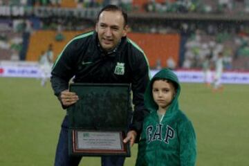 El campeón fue frágil en defensa y en el juego aéreo y cayó en Medellín.