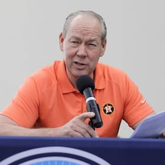 Jim Crane se defiende en la corte tras demanda de Mike Bolsinger