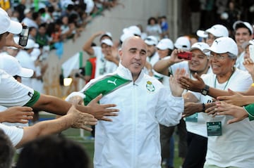 El Pony es uno de los jugadores históricos de la institución y uno de los más queridos de la afición por su capacidad de crear grandes goleadores con sus asistencias.