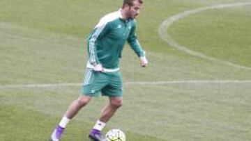 Van der Vaart durante un entrenamiento con el Betis.