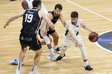 Brizuela ante Shermadini durante el anterior partido.
