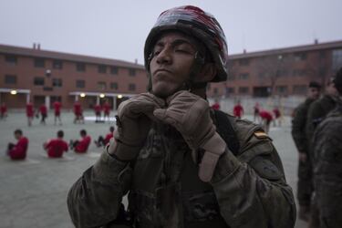 Las diferentes unidades van formando para prepararse para una de las pruebas que llevan meses esperando, la GEBRIPAC, competirán con sus compañeros y con soldados de otras Bases, en este caso del Goloso y la Guardia Real. 