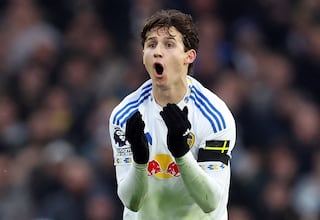 Aaronson y Robinson, cara a cara en Elland Road