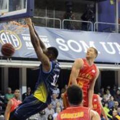 El UCAM revienta al Andorra con 11/11 en triples tras el descanso