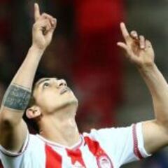 Alan Pulido consiguió su primer gol con el Olympiakos