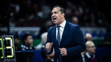 Omar Quintero, entrenador de la Selección Mexicana de Basquetbol.