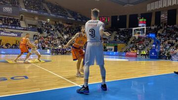 Obradoiro corta su mala racha con una esforzada victoria