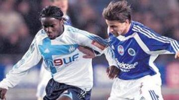 <b>DOS DÍAS MÁS.</b> El delantero congoleño no dará una respuesta hasta mañana o el domingo.