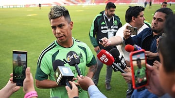 Mexico's midfielder Efrain Alvarez speaks to the press during a training session at La Corregidora stadium in Santiago de Queretaro, Queretaro State, Mexico, on February 24, 2026. Mexico will play Iceland in a friendly football match on February 25 in Queretaro amid security concerns following countrywide incidents after the death of CNJG cartel leader "El Mencho". (Photo by Carl de Souza / AFP)