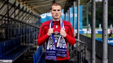 Álex Bergantiños, capitán del Deportivo y un fijo para Martí, posa para As.