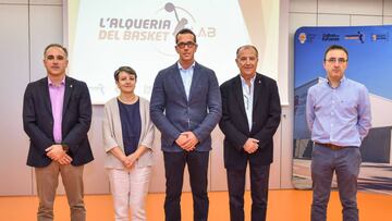 Los representantes de L'Alqueria del Basket del Valencia Basket.