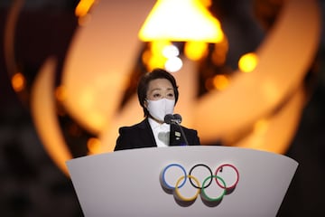 El Comité Olímpico Internacional retrasó los Juegos de Tokio un año debido a la pandemia por Covid 19, pero serán recordados como los Juegos de Tokio 2020. La exdeportista japonesa Seiko Hashimoto, presidenta del Comité Organizador de los Juegos, agradeció el trabajo de todos cuantos habían hecho posible su celebración. 