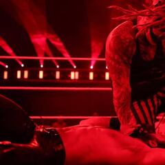 Wyatt es indestructible: vapulea a Rollins tras recibir una paliza