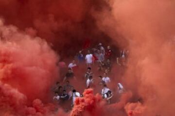 Enfrentamientos entre aficionados del Estrella Roja y Partiz¨¢n de Belgrado.