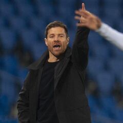 Xabi Alonso regresa a Anoeta, el técnico que llevó a varios ‘potrillos’ a la élite