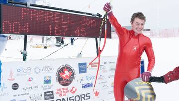 Jan Farrell posa tras lograr su tercer puesto en la prueba de esqu&iacute; de velocidad en Canad&aacute;.