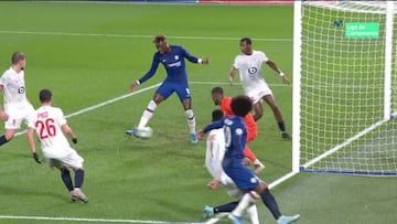 La comparación con Drogba cada vez suena menos exagerada: gran gol de tacón de Abraham