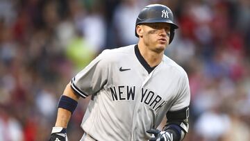 BOSTON, MA - JULY 07: Josh Donaldson #28 of the New York Yankees rounds the bases after hitting a grand slam in the third inning of a game against the Boston Red Sox at Fenway Park on July 7, 2022 in Boston, Massachusetts.   Adam Glanzman/Getty Images/AFP
== FOR NEWSPAPERS, INTERNET, TELCOS & TELEVISION USE ONLY ==