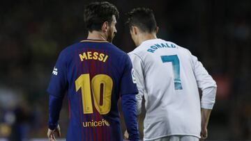 Messi y Cristiano Ronaldo durante un partido entre Barcelona y Real Madrid