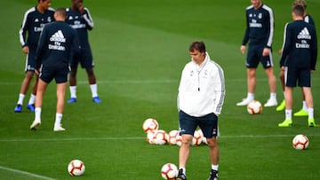 Julen Lopetegui at Real Madrid training ahead of the Levante game. 