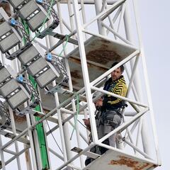 Las luces de las torres de la zona este de El Sardinero ya están cambiadas