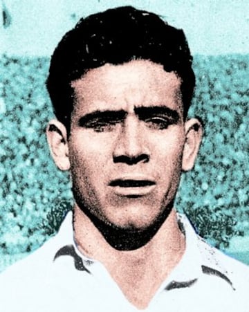 Jugó con el Athletic Club desde la temporada 1949/50 hasta la 54/55 y desde la 54/55 hasta la 56/57 militó en el Real Madrid.