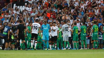 La Real hizo pasillo al Valencia.