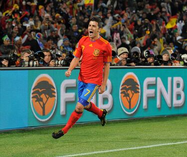 3 mundiales: 4 en 2006, 7 en 2010, 1 en 2014.