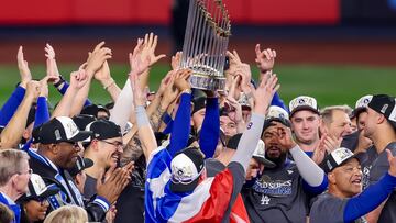 New York (United States), 31/10/2024.- Members of Los Angeles Dodgers celebrate with the trophy after defeating the New York Yankees during game five of the Major League Baseball (MLB) World Series between the American League Champion New York Yankees and the National League Champion Los Angeles Dodgers at Yankees Stadium in the Bronx borough of New York, New York, USA, 30 October 2024. The Dodgers won the best of seven games World Series 4-1. (Nueva York) EFE/EPA/SARAH YENESEL